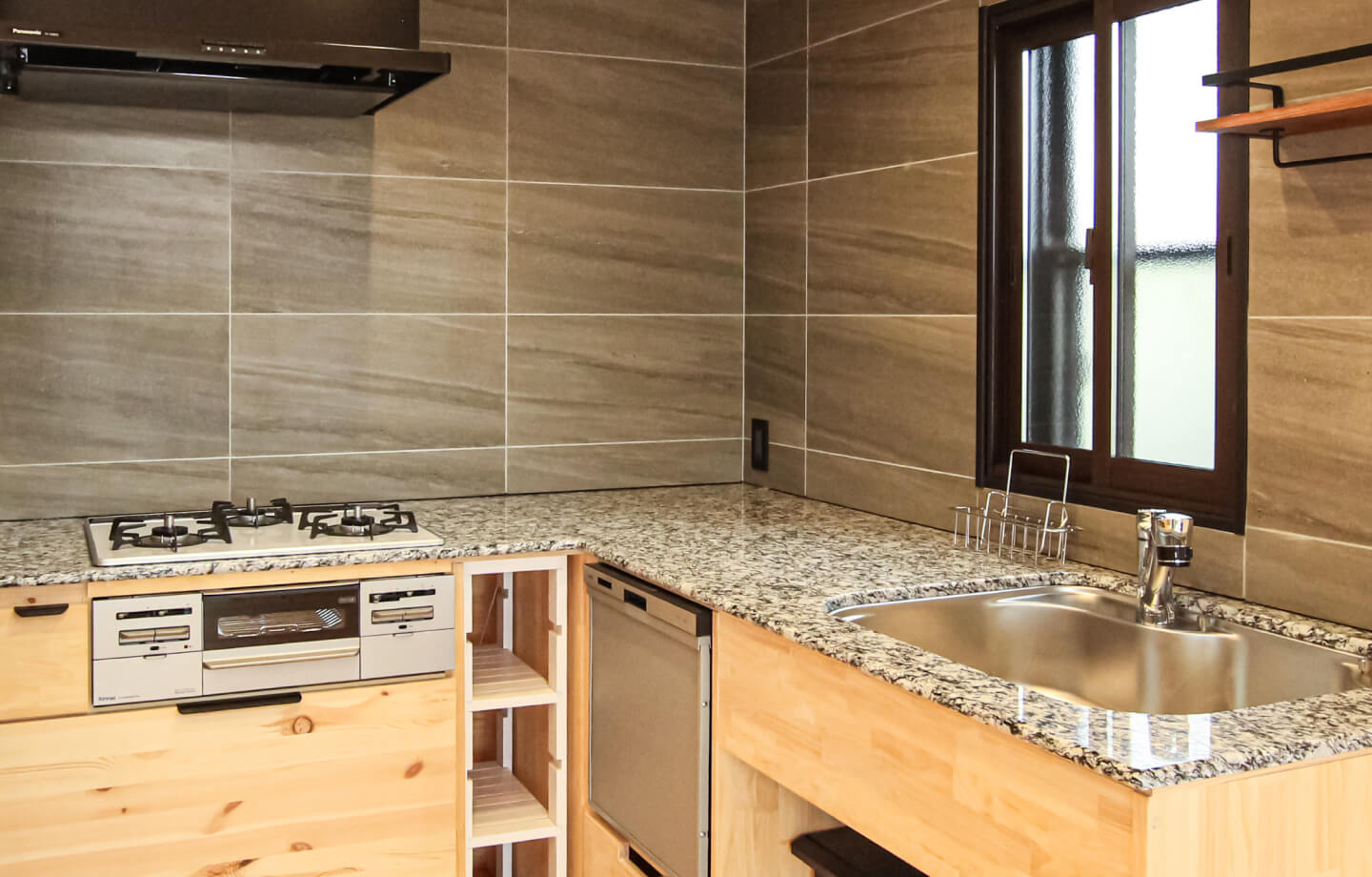 石のアクセント