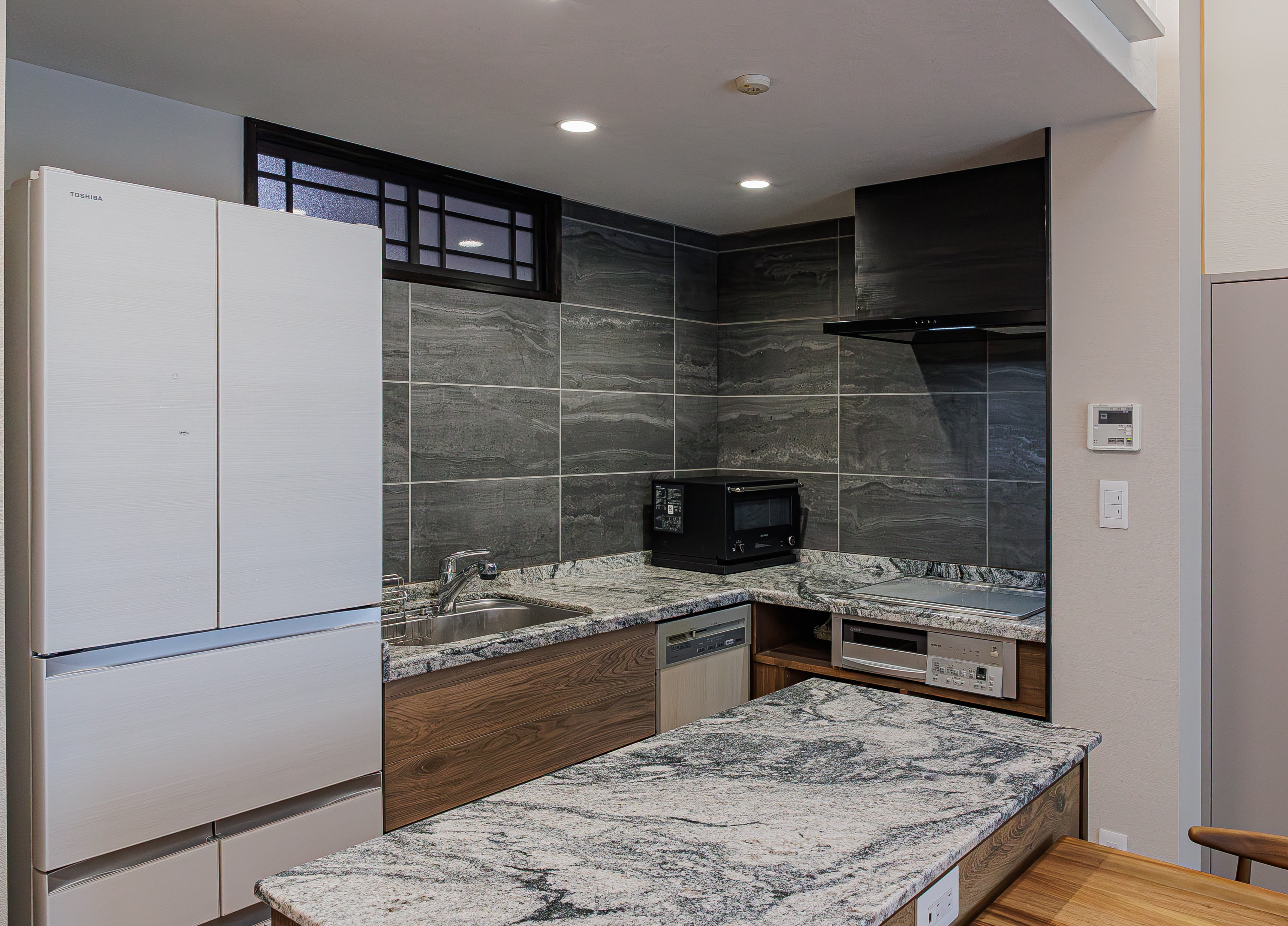 石のキッチン×リノベ